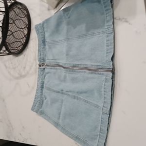Mini skirt..size small..forever 21